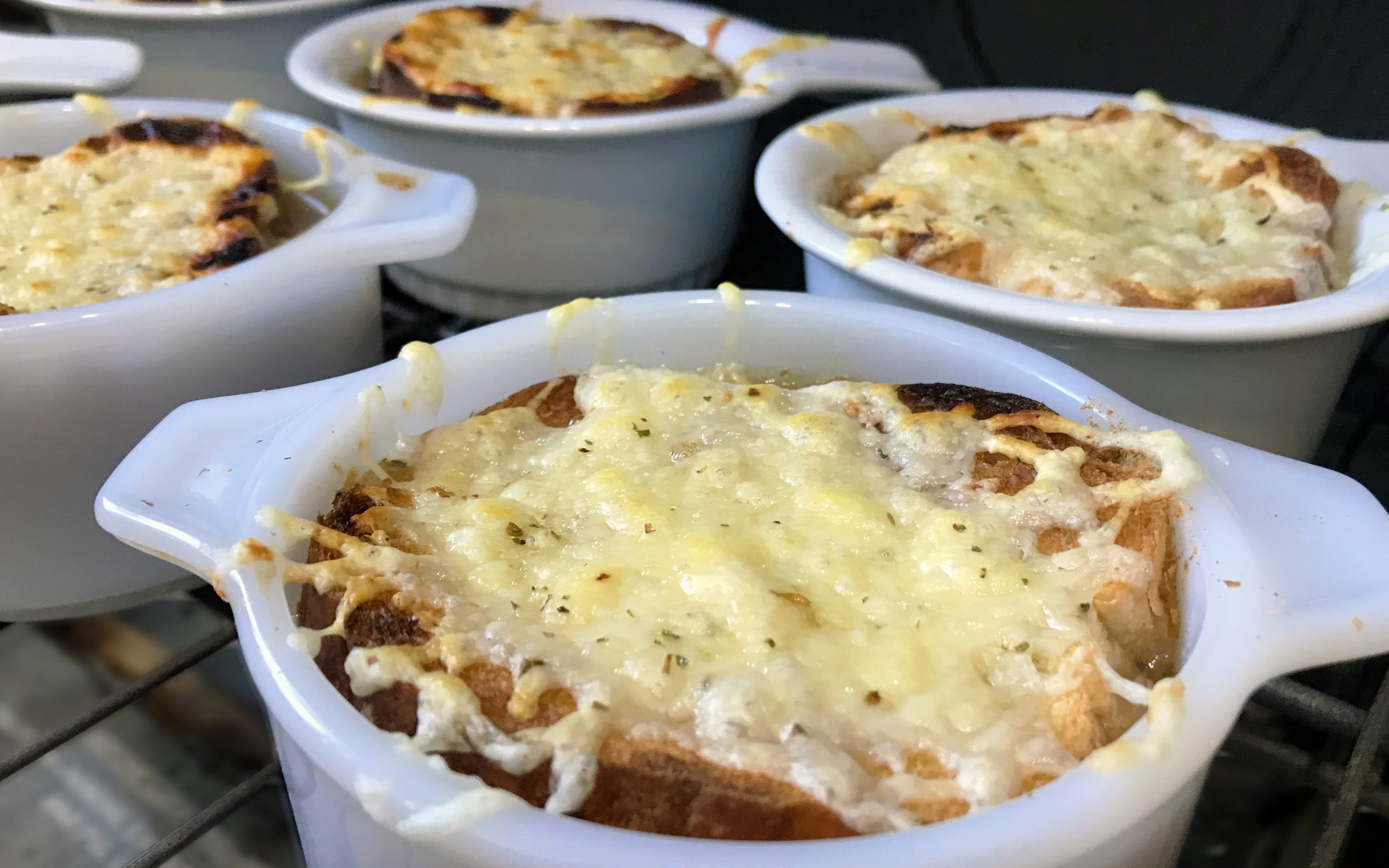 Soupe à l’oignon gratinée aux fromages St-Guillaume